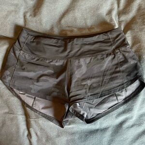 Lululemon Black Camo Low rise Speed up shorts